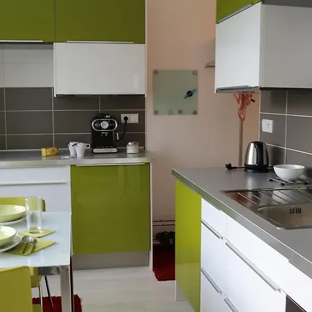 Apartman 33